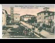 Viale Barberino - Piazza della Fiera con Palco e Monumento ai Caduti